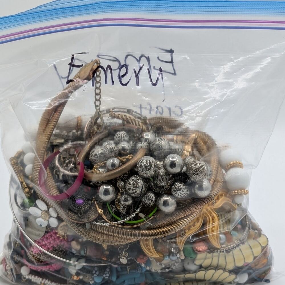 ‘Emery’ Repurpose/Craft/Possible Wearable Over 4 Pounds Mystery Jewelry Bag - Picture 2 of 8